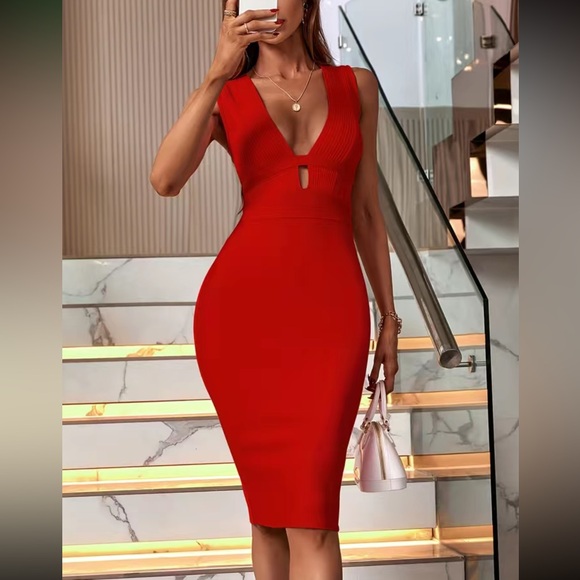 Luxe plunging V neck bodycon dress - Picture 4 of 15